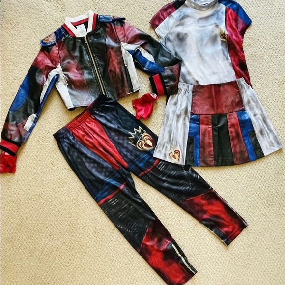 Authentic Disney Store Descendants Faux Leather Evie Complete Costume size 4 - Picture 5 of 5
